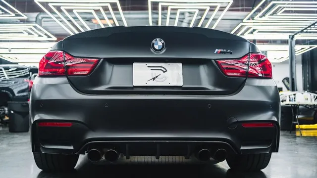 BMW M4 : versions, prix et performances
